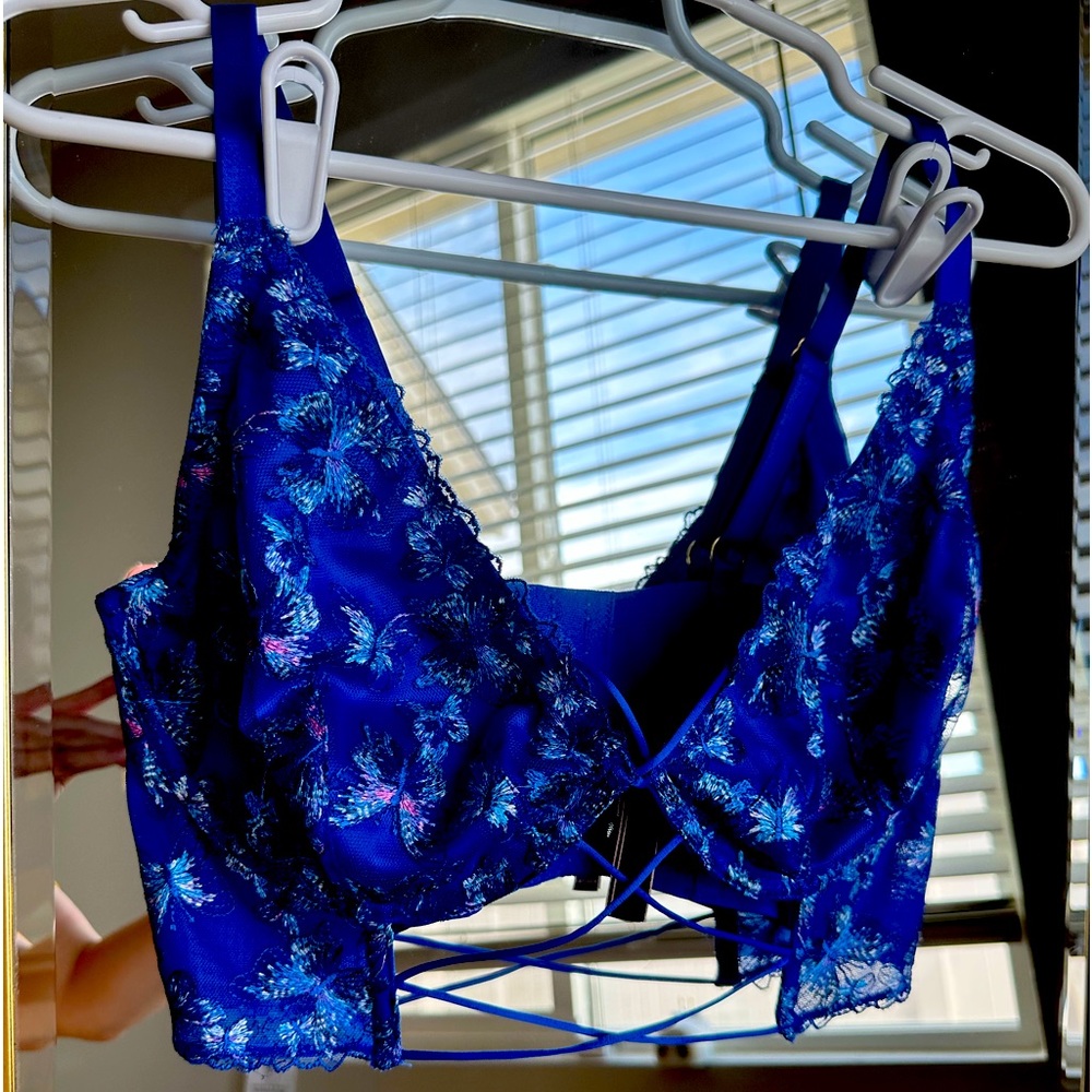 Butterfly 2-piece Victorias Secret M-DD top and SM panties.